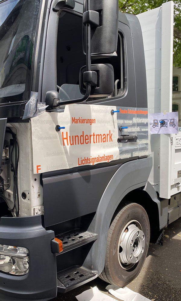 Hundertmark GmbH Gelsenkirchen Mercedes Atego Fahrerhaus Beschriftung