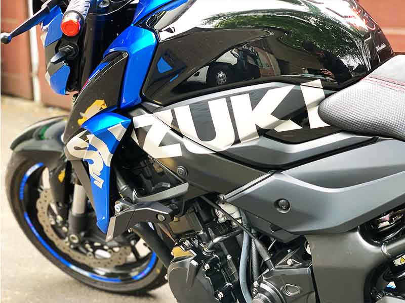 Suzuki Schriftzug für Motorrad